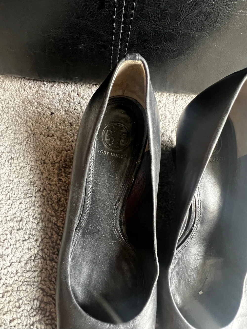 Tory Burch Black Leather Pumps with Gold Accent